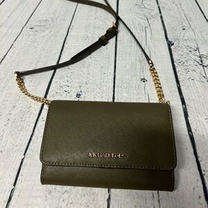 Micheal Kors Olive Green Wallet Crossbody *Like New*